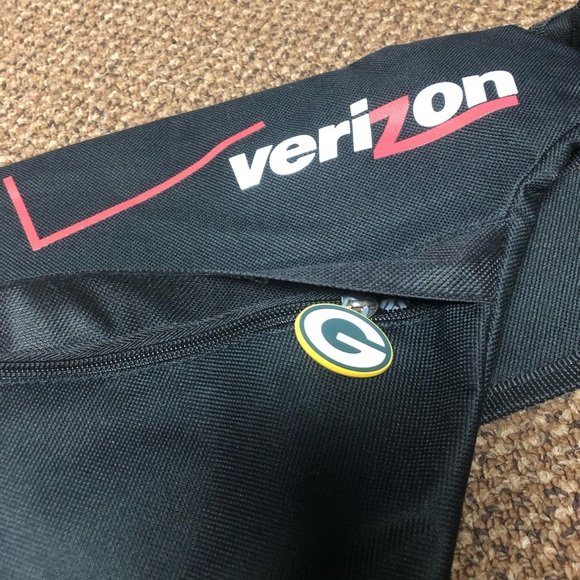 Green Bay Packers x Verizon Collab Shoulder Bag - Picture 2 of 4